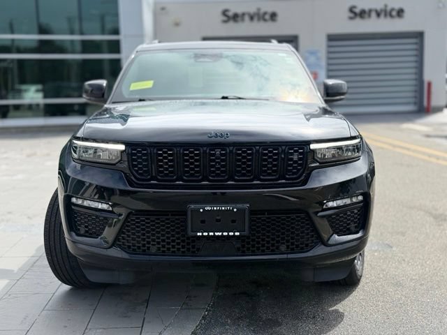 Used 2023 Jeep Grand Cherokee Summit AWD/4WD image 11