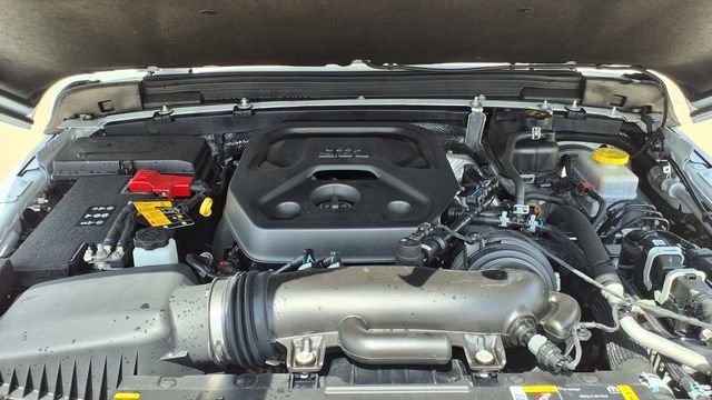 Used 2025 Jeep Wrangler Sahara image 33