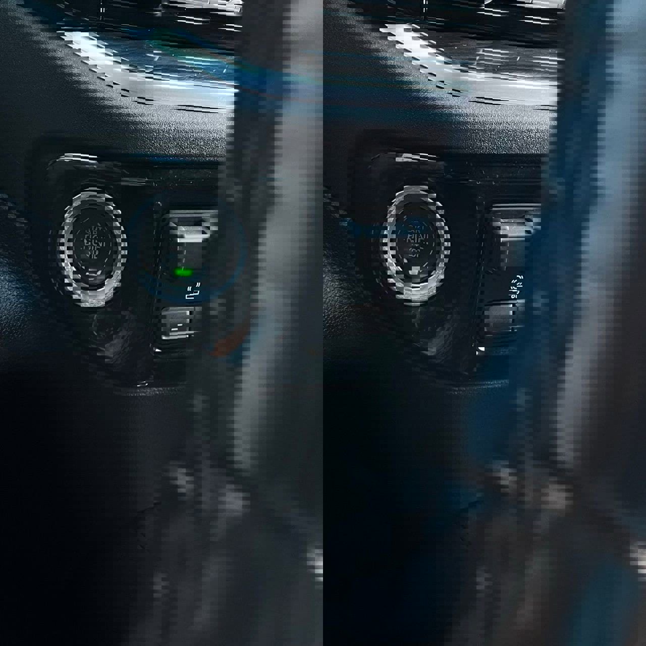 Used 2022 Chevrolet Silverado 1500 LTZ w/ LTZ Premium Package AWD/4WD image 17