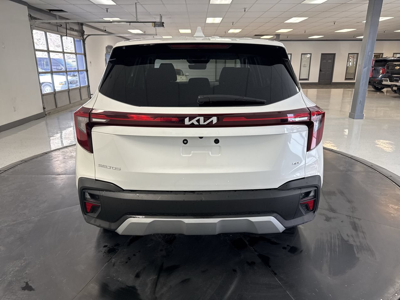 Used 2026 Kia Seltos LX AWD/4WD image 7