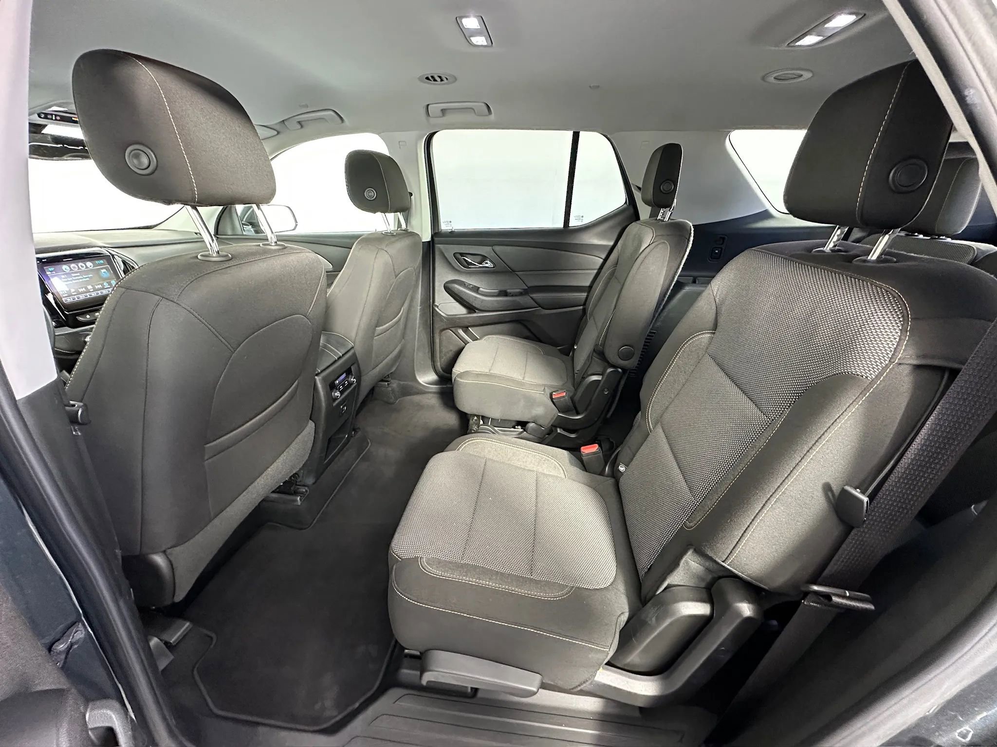 Used 2018 Chevrolet Traverse LT image 27
