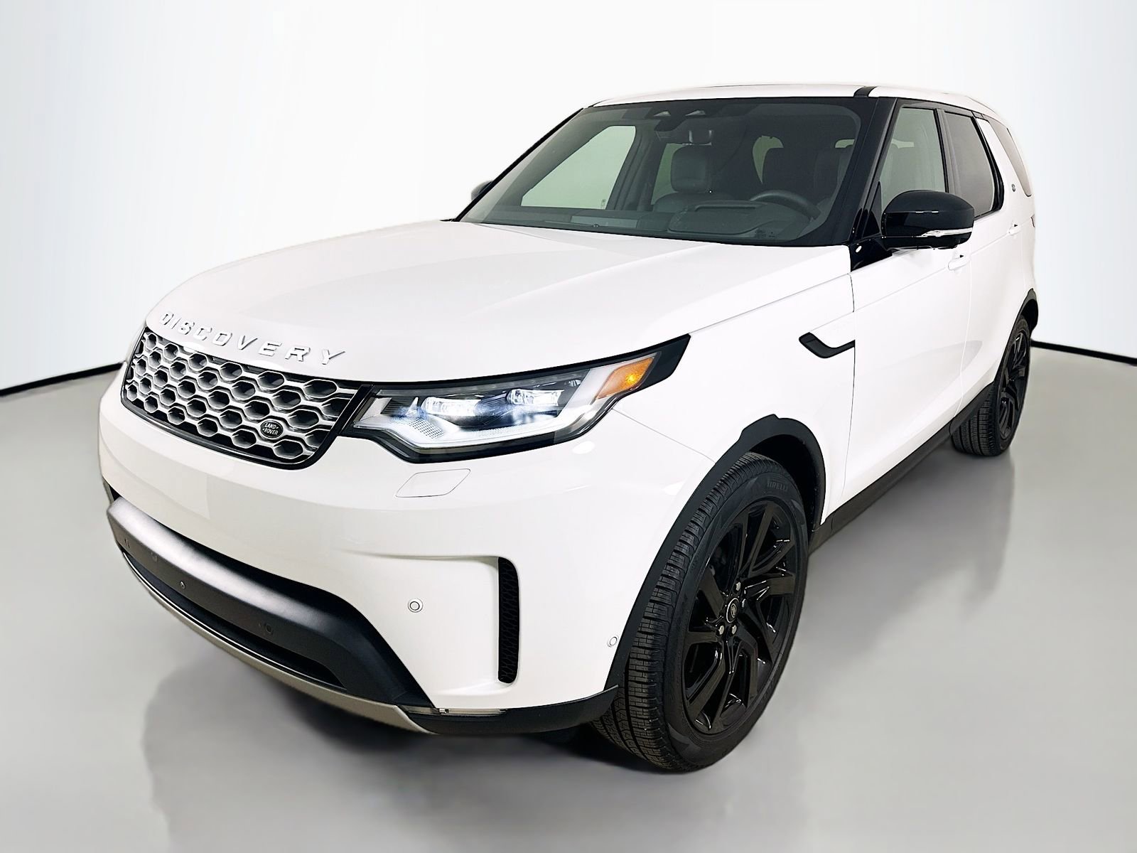 Used 2025 Land Rover Discovery S AWD/4WD image 1