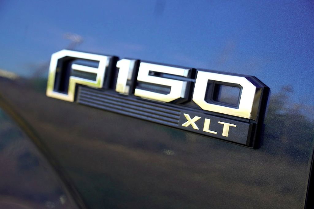 Used 2015 Ford F150 XLT w/ Equipment Group 302A Luxury image 11