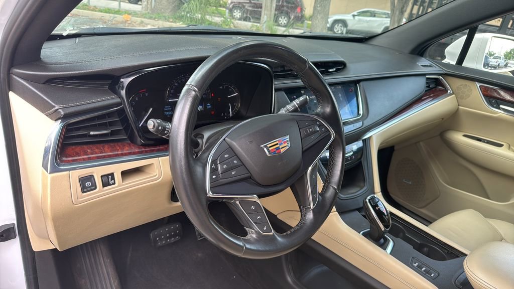 Used 2019 Cadillac XT5 Luxury image 16