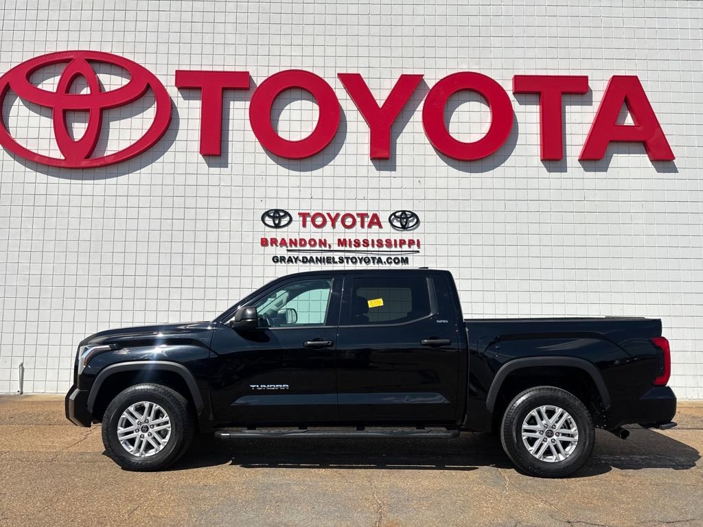 Used 2023 Toyota Tundra SR5 AWD/4WD image 3