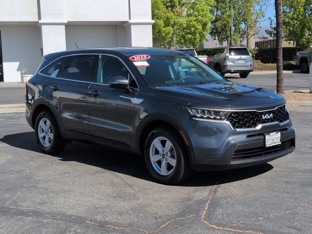 Used 2023 Kia Sorento LX FWD image 3