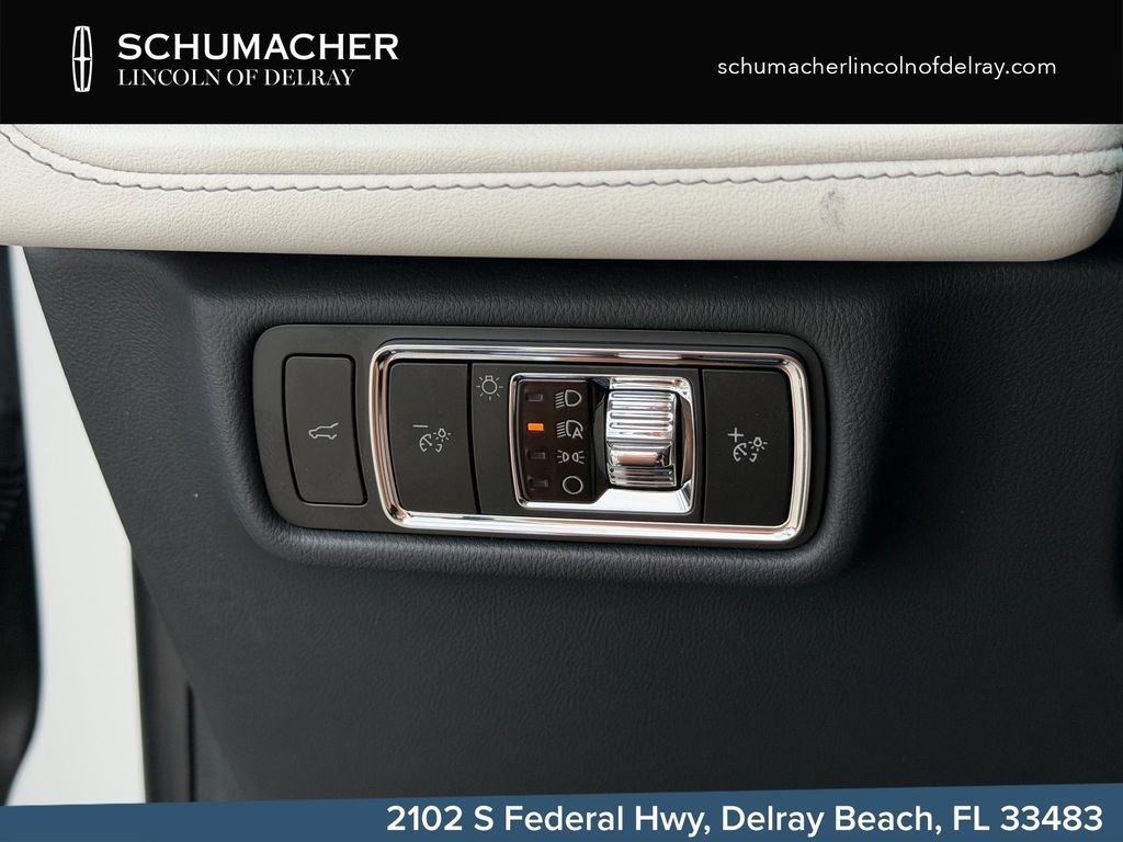 New 2026 Lincoln Aviator 2WD w/ Jet Appearance Package image 23