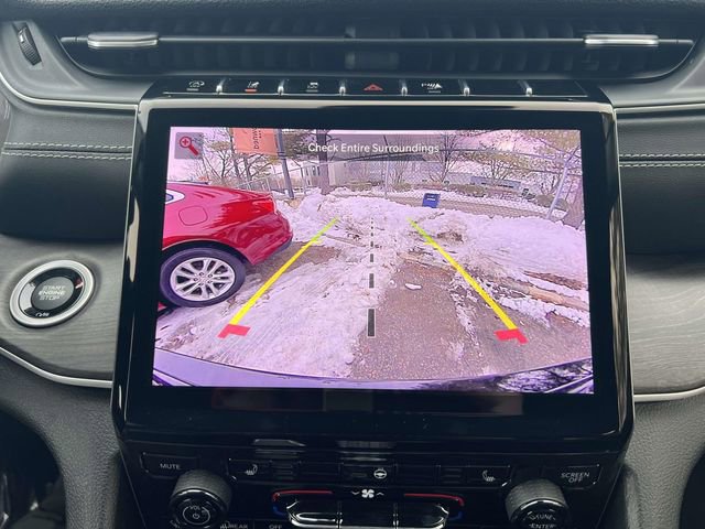 Certified 2023 Jeep Grand Cherokee Limited w/ Black Appearance Package image 32