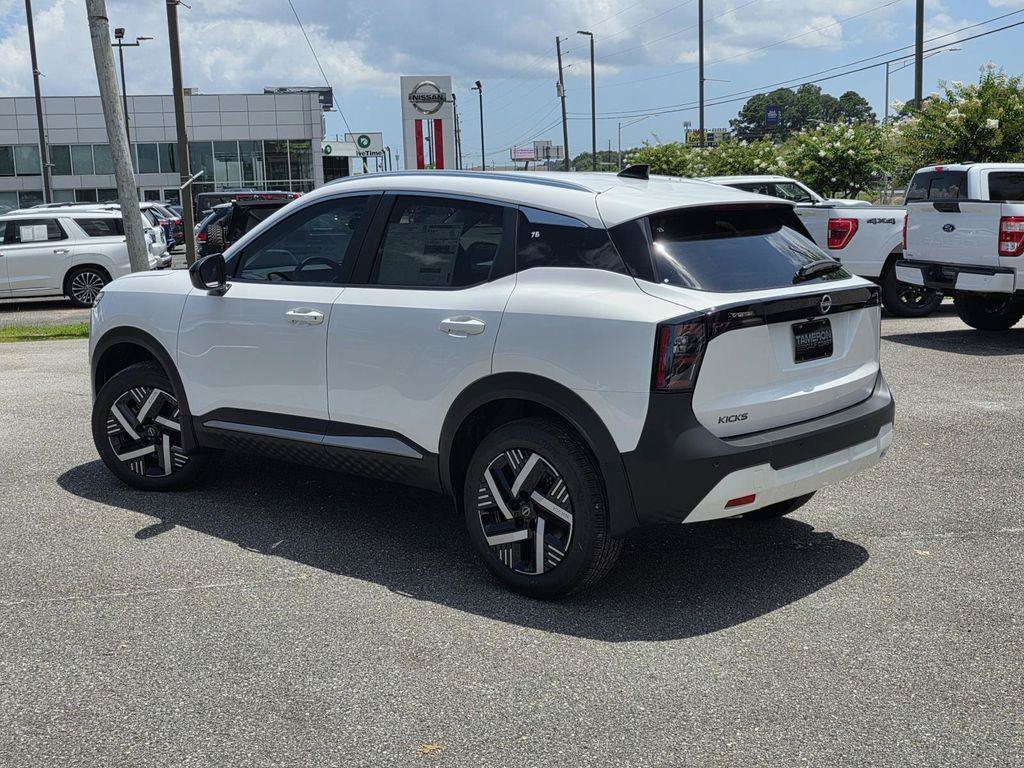 Used 2026 Nissan Kicks SV FWD image 4