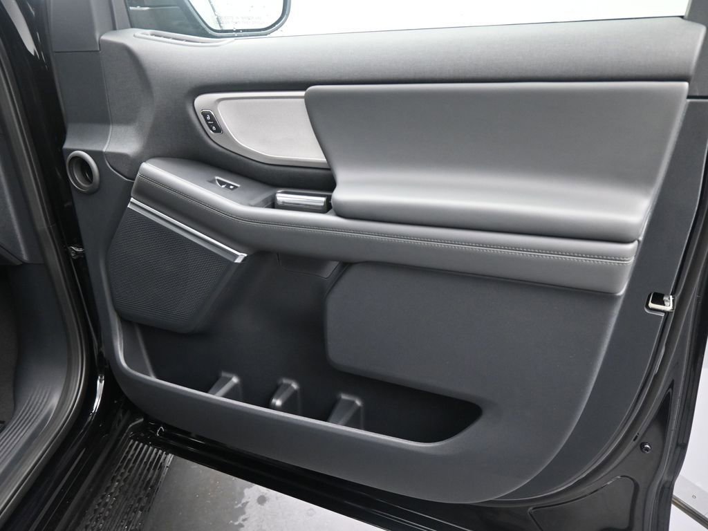 New 2026 Ford Expedition Active image 6