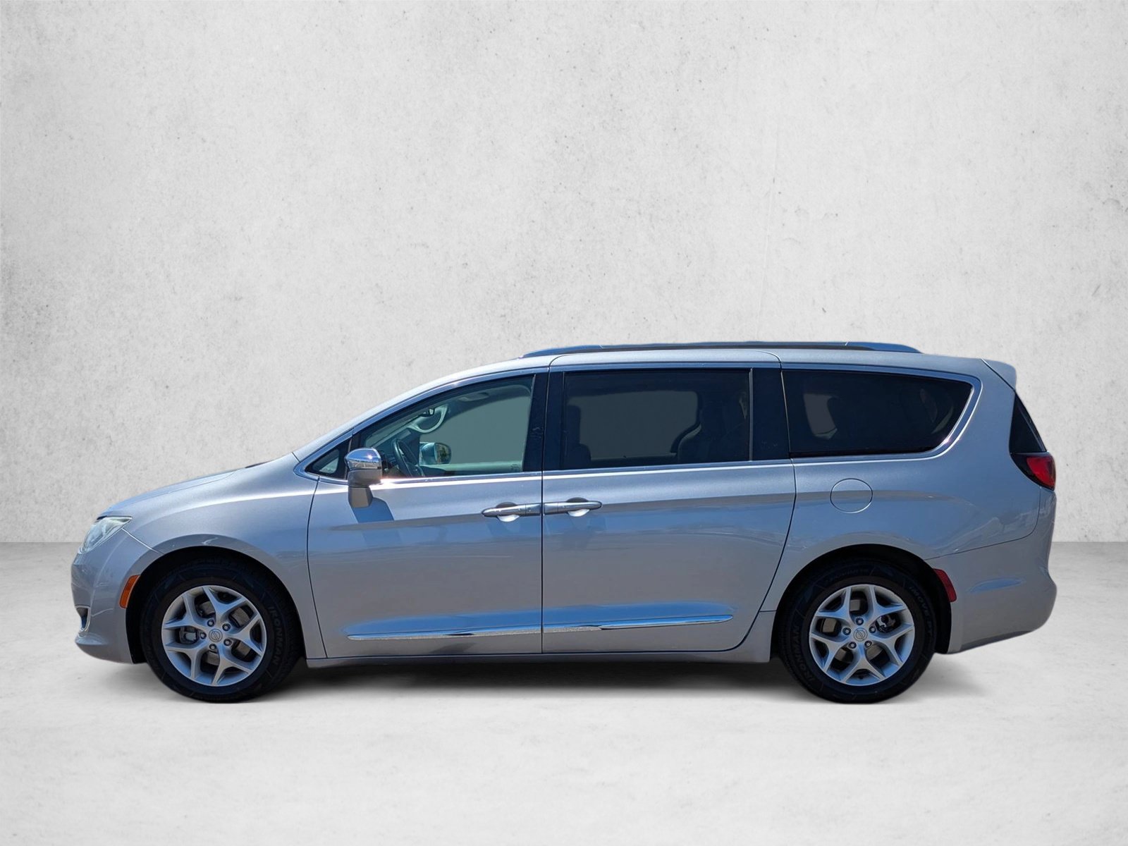 Used 2019 Chrysler Pacifica Limited FWD image 9