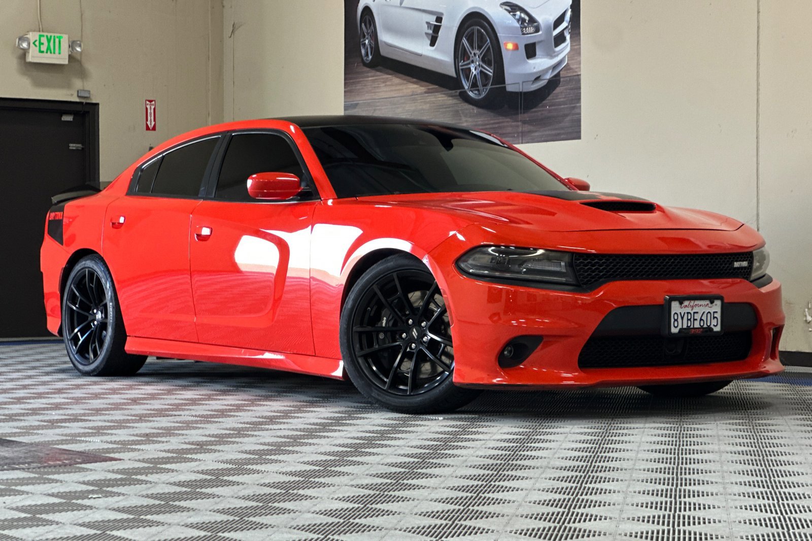 Used 2017 Dodge Charger R/T image 2