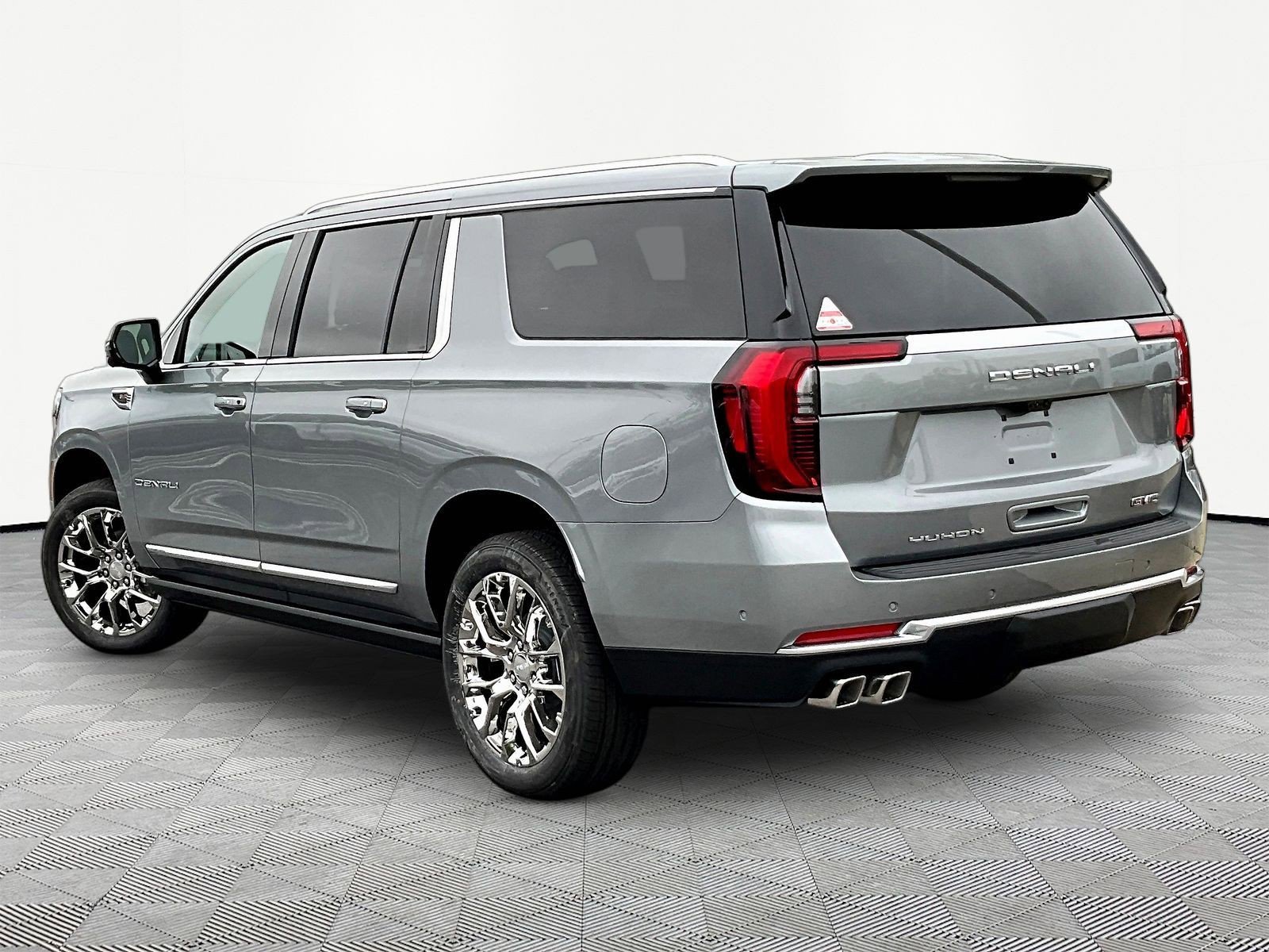 New 2026 GMC Yukon XL Denali w/ Denali Reserve Package AWD/4WD image 4