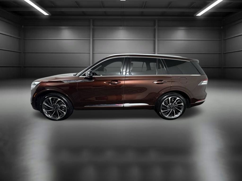 Used 2020 Lincoln Aviator Reserve w/ Equipment Group 202A image 3