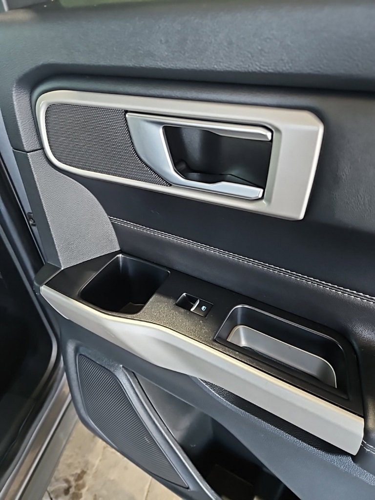 Used 2022 Ford Explorer XLT image 15