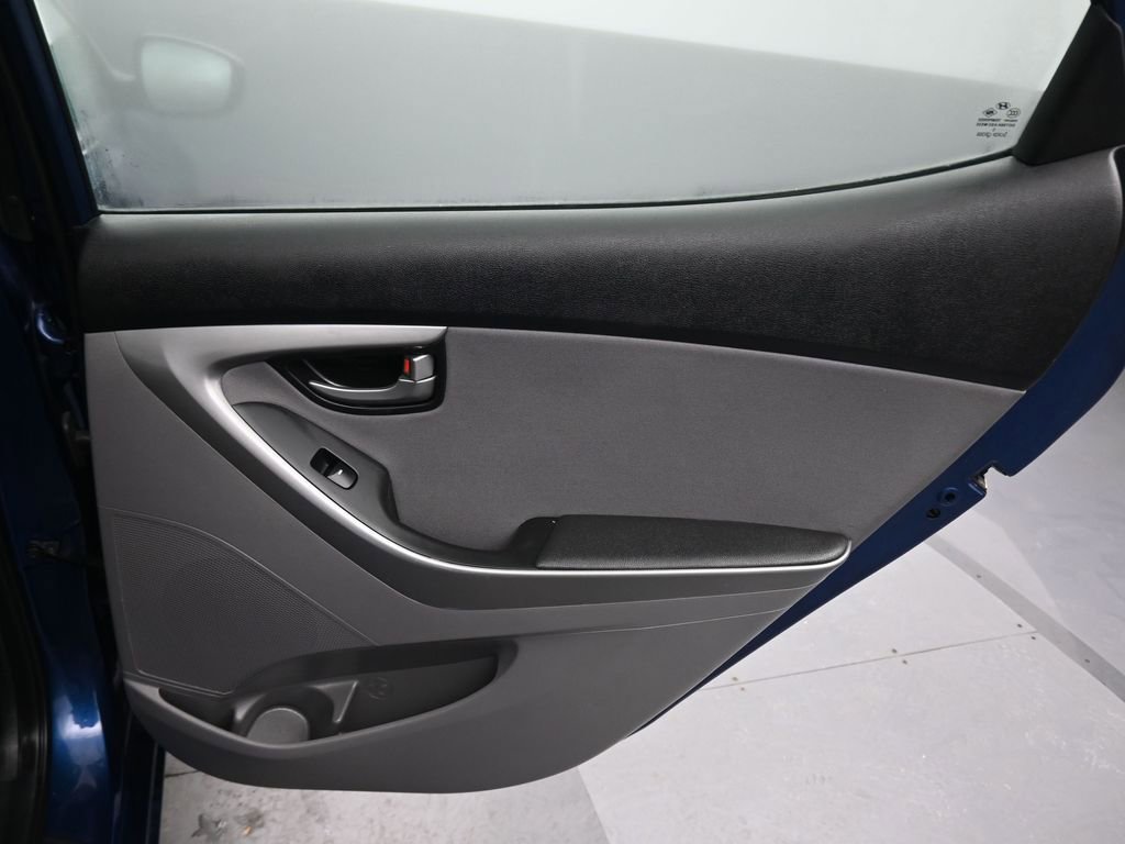 Used 2016 Hyundai Elantra SE w/ Option Group 02 image 30