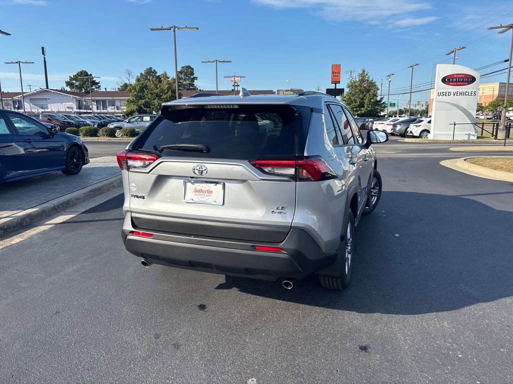 New 2025 Toyota RAV4 LE image 5