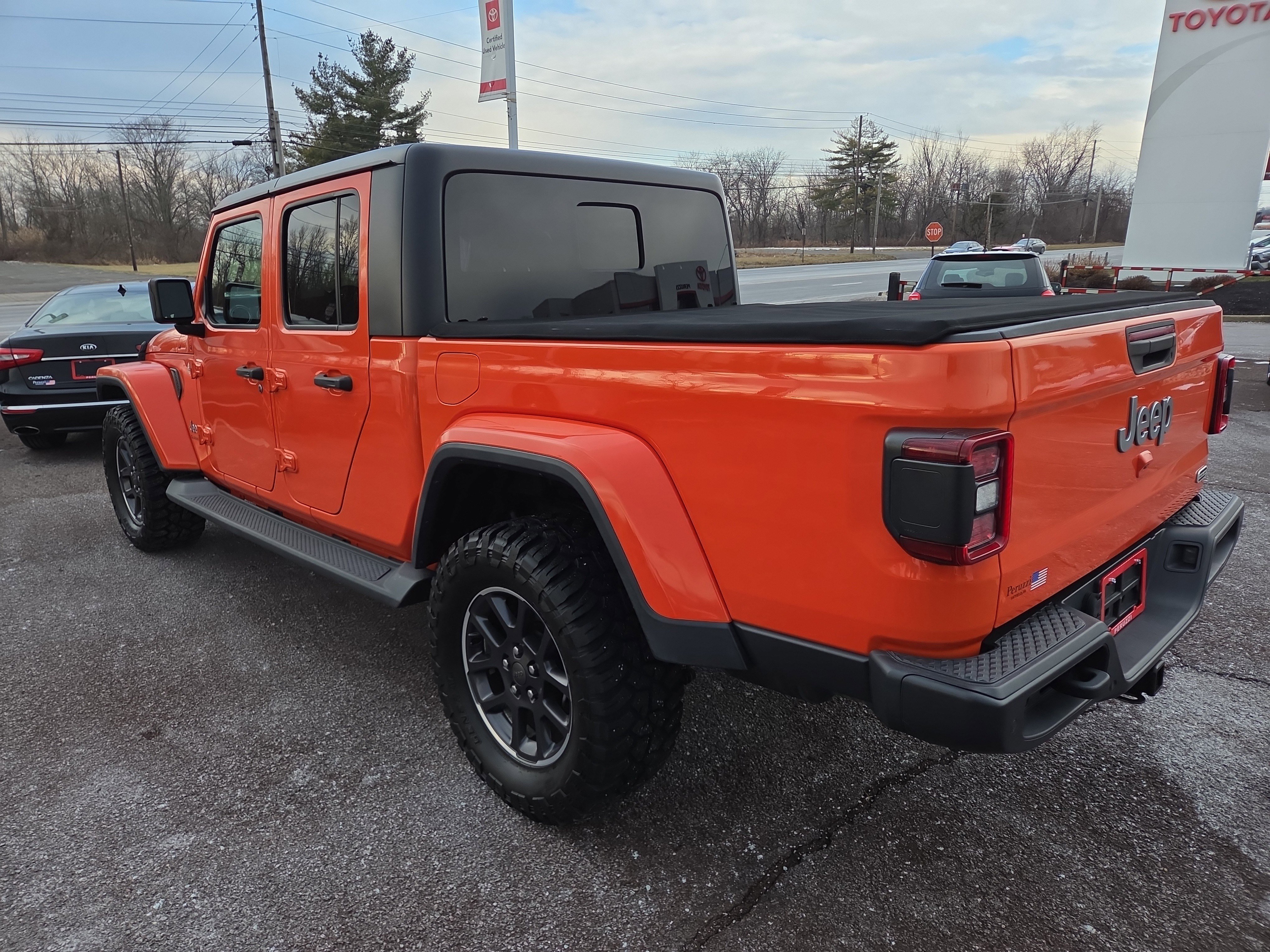 Used 2020 Jeep Gladiator Overland image 5