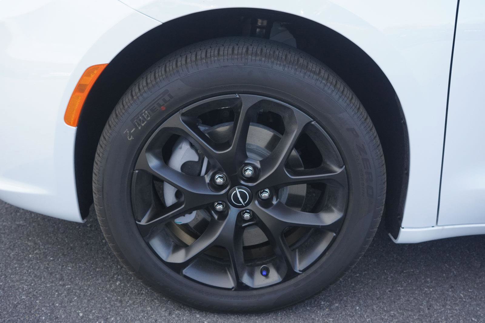 New 2026 Chrysler Pacifica Limited w/ S Appearance Package image 10