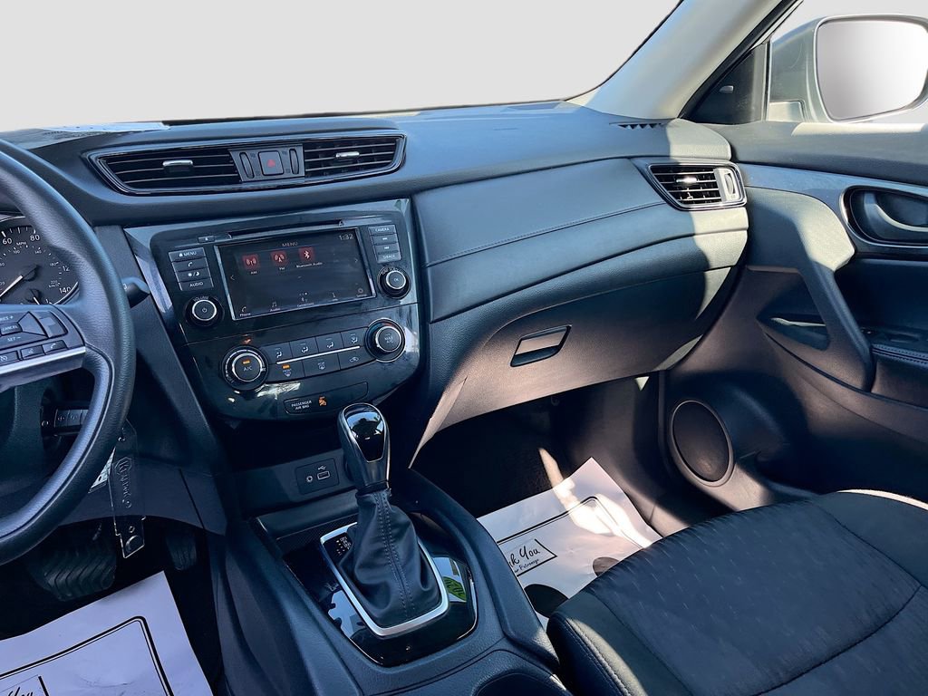 Used 2020 Nissan Rogue S image 21