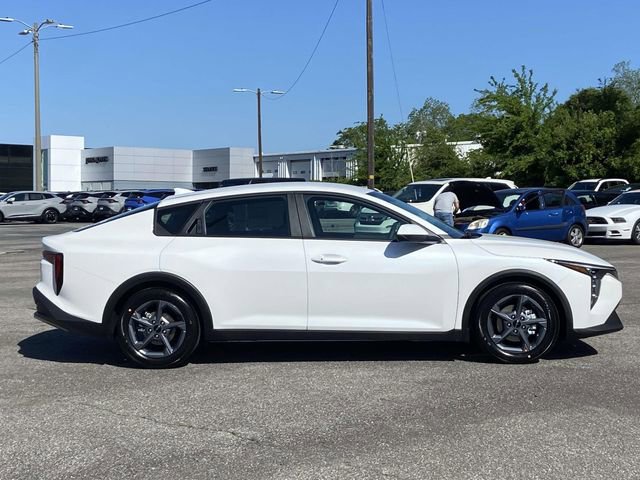 New 2026 Kia K4 FWD image 2