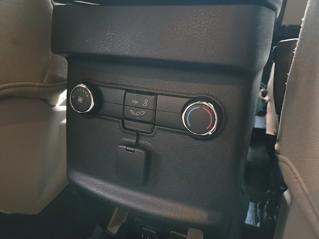 Used 2017 Ford Explorer XLT image 79