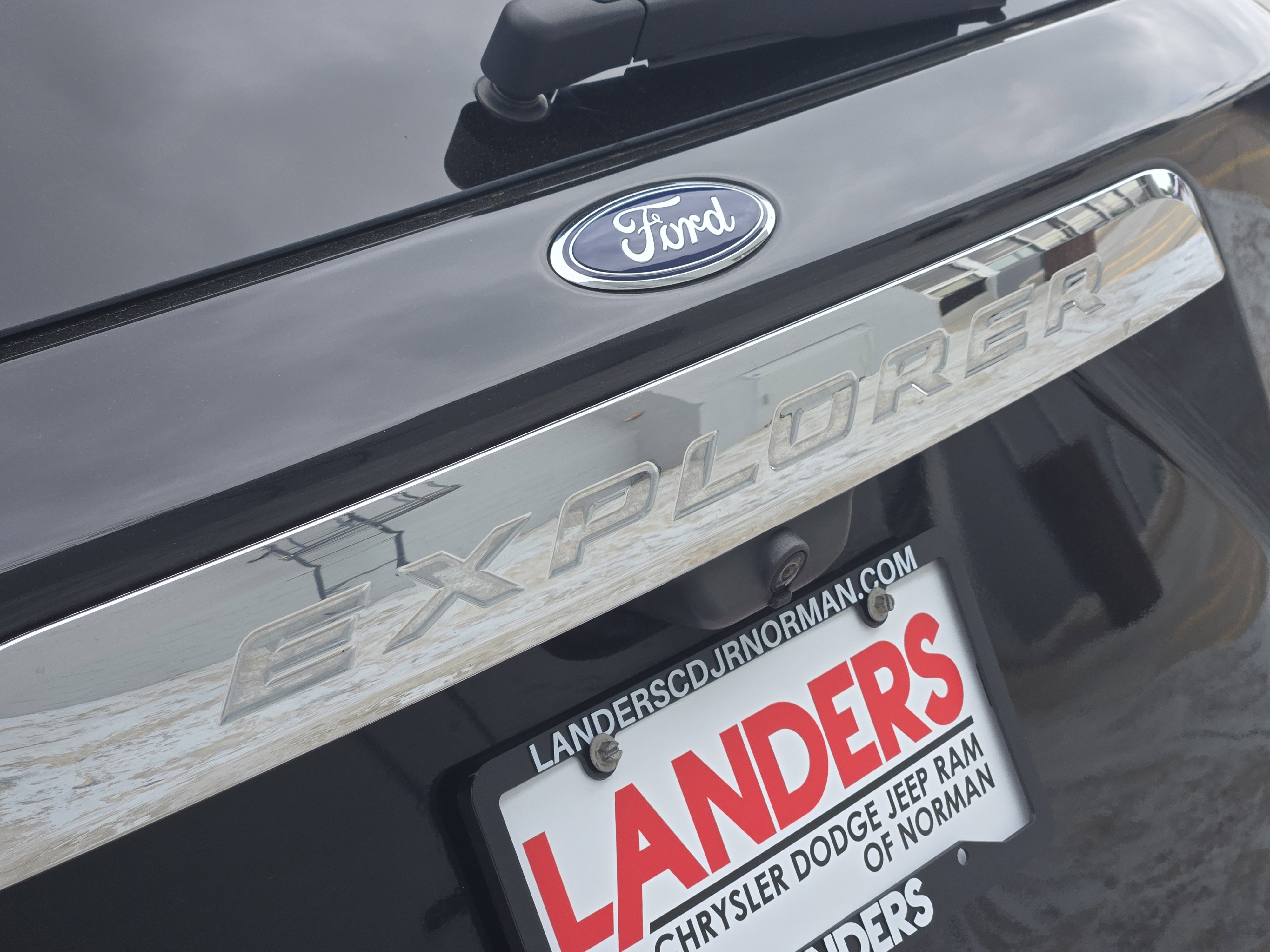 Used 2020 Ford Explorer Limited w/ Class III Trailer Tow Package image 12