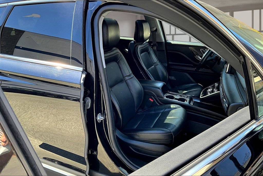Used 2020 Lincoln Corsair AWD w/ Premium Package image 28