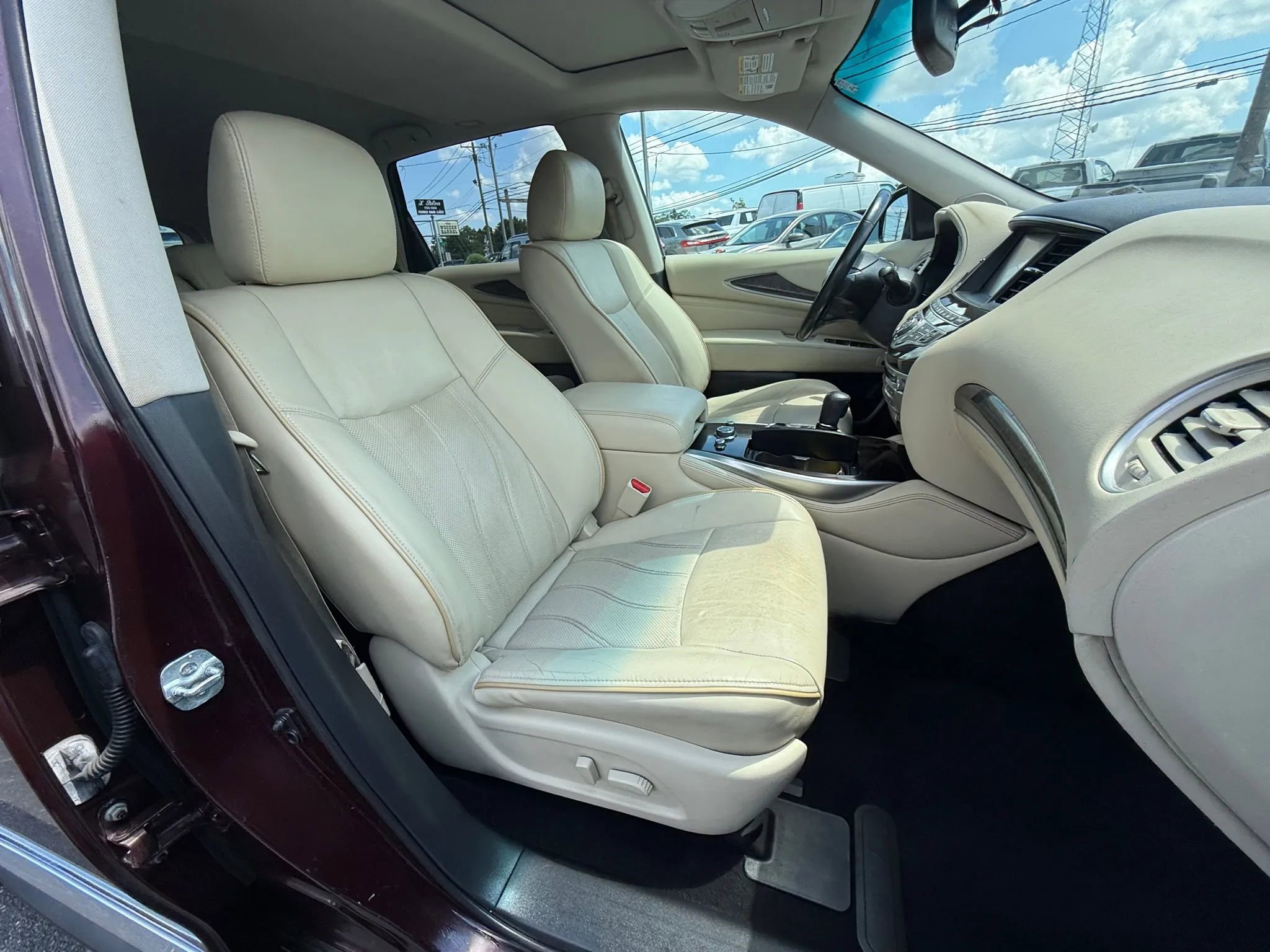 Used 2015 INFINITI QX60 AWD w/ Premium Plus Package image 16