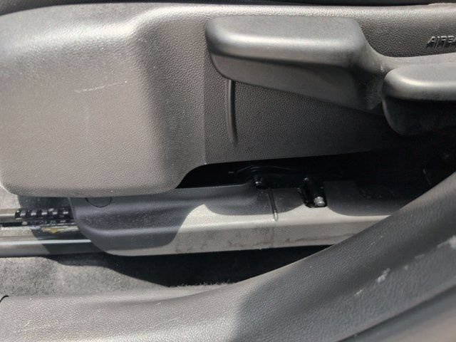 Used 2025 Chevrolet Trax LT w/ LT Convenience Package FWD image 14
