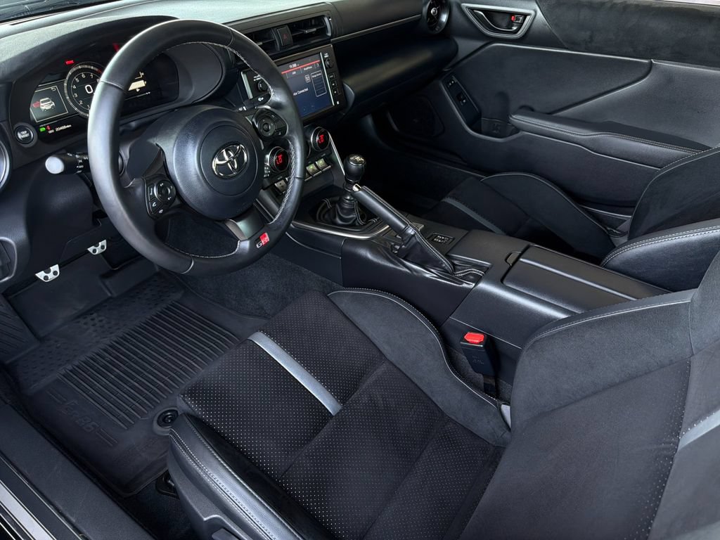 Used 2023 Toyota GR86 Premium RWD image 10