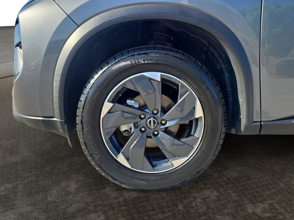 Used 2024 Nissan Rogue SV FWD image 9