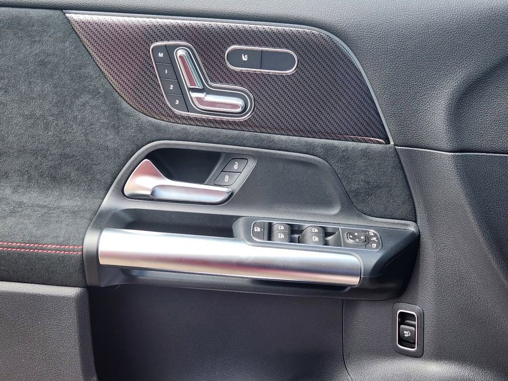 New 2025 Mercedes-Benz GLA 250 4MATIC image 7