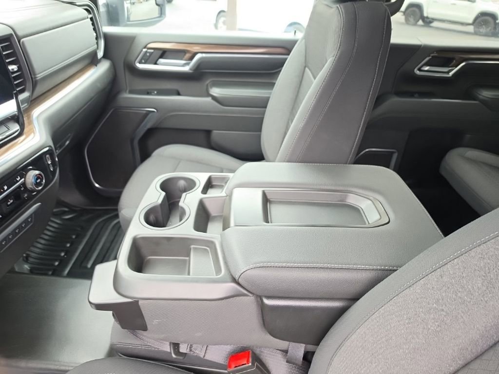 Used 2024 Chevrolet Silverado 3500 LT AWD/4WD image 22