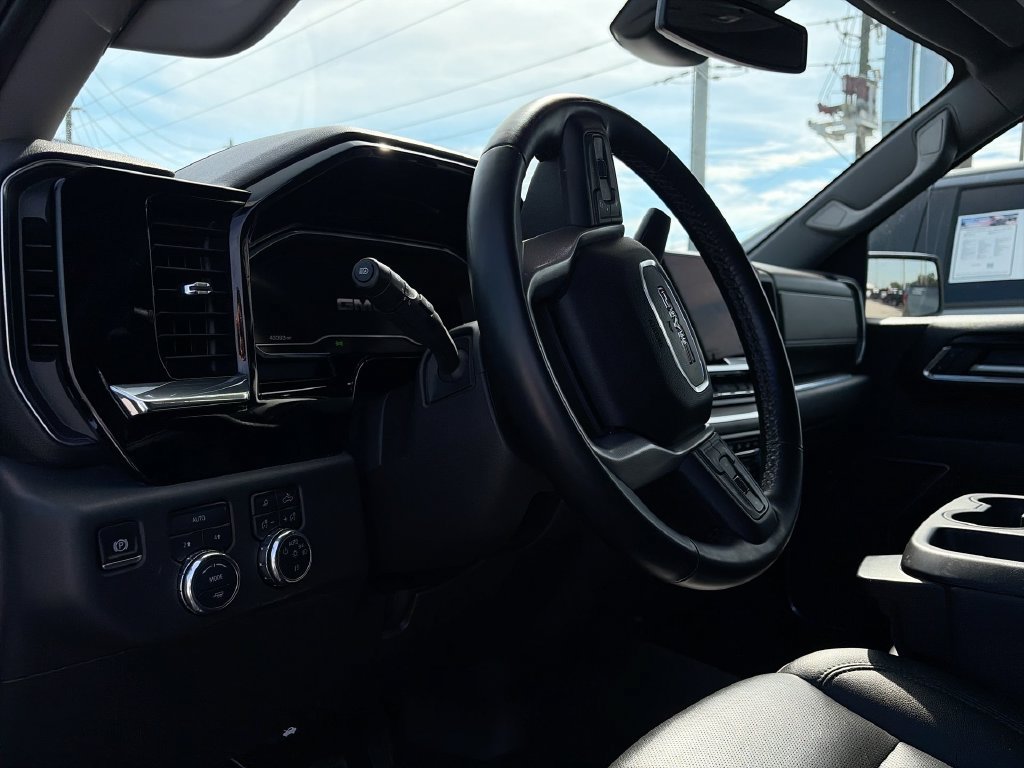 Certified 2025 GMC Sierra 1500 SLT AWD/4WD image 17