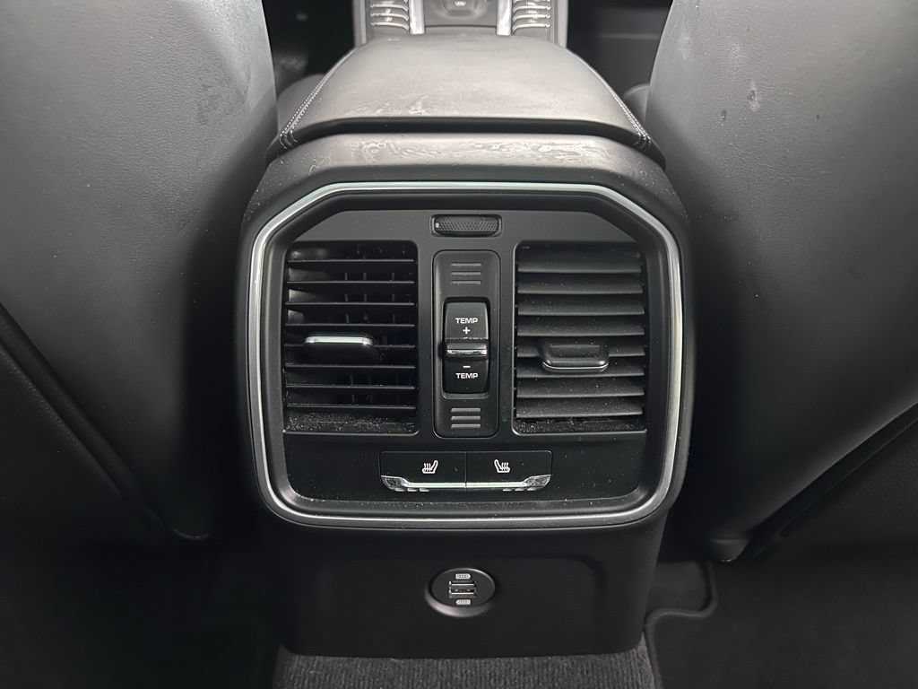 Certified 2018 Porsche Macan Turbo AWD/4WD image 27