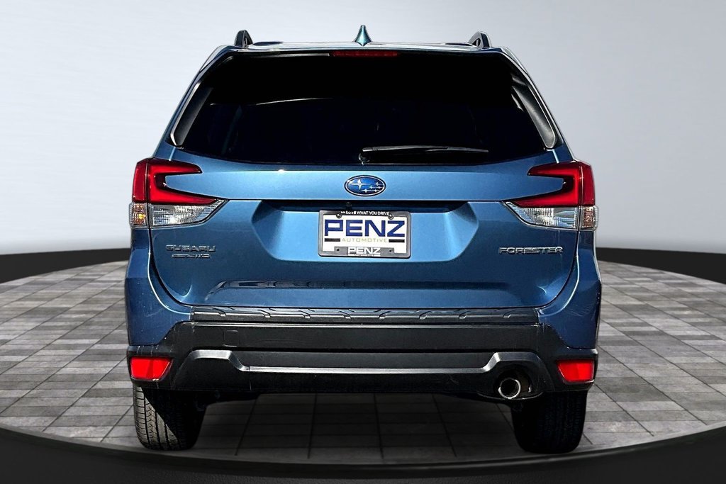 Used 2023 Subaru Forester Limited AWD/4WD image 5