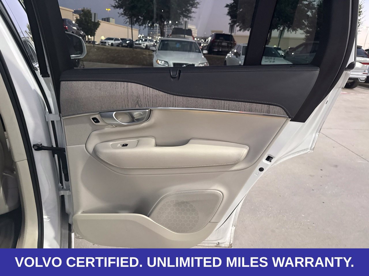 Certified 2024 Volvo XC90 T8 Ultimate w/ Protection Package Premier AWD/4WD image 27