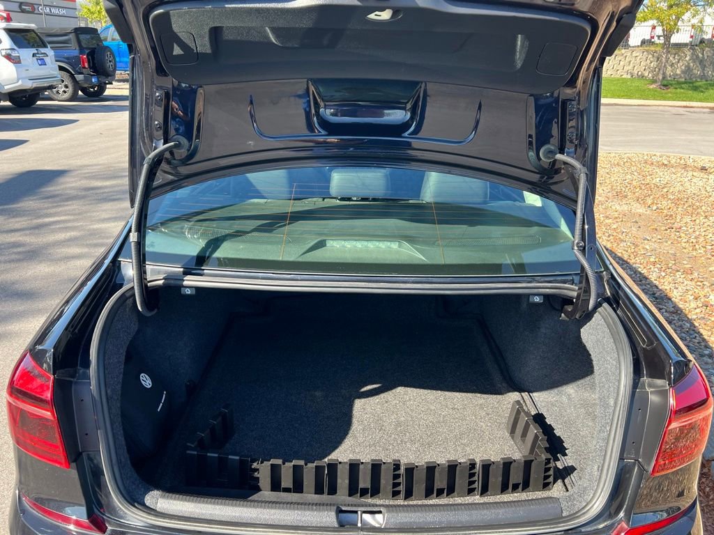 Used 2017 Volkswagen Passat 1.8T R-Line image 24