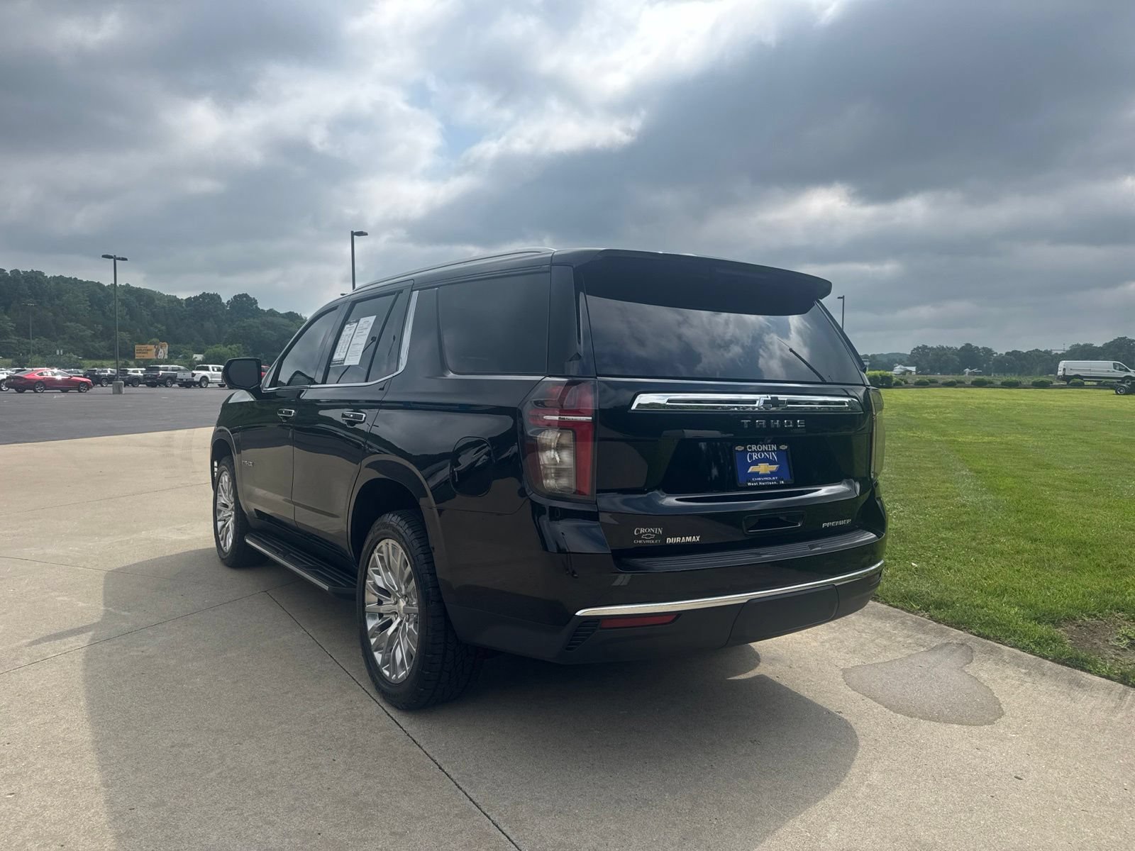 Used 2023 Chevrolet Tahoe Premier AWD/4WD image 8