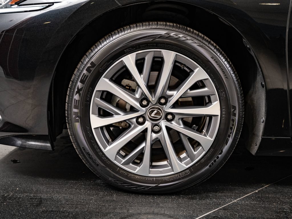 Used 2022 Lexus ES 300h w/ Accessory Package 2 FWD image 13