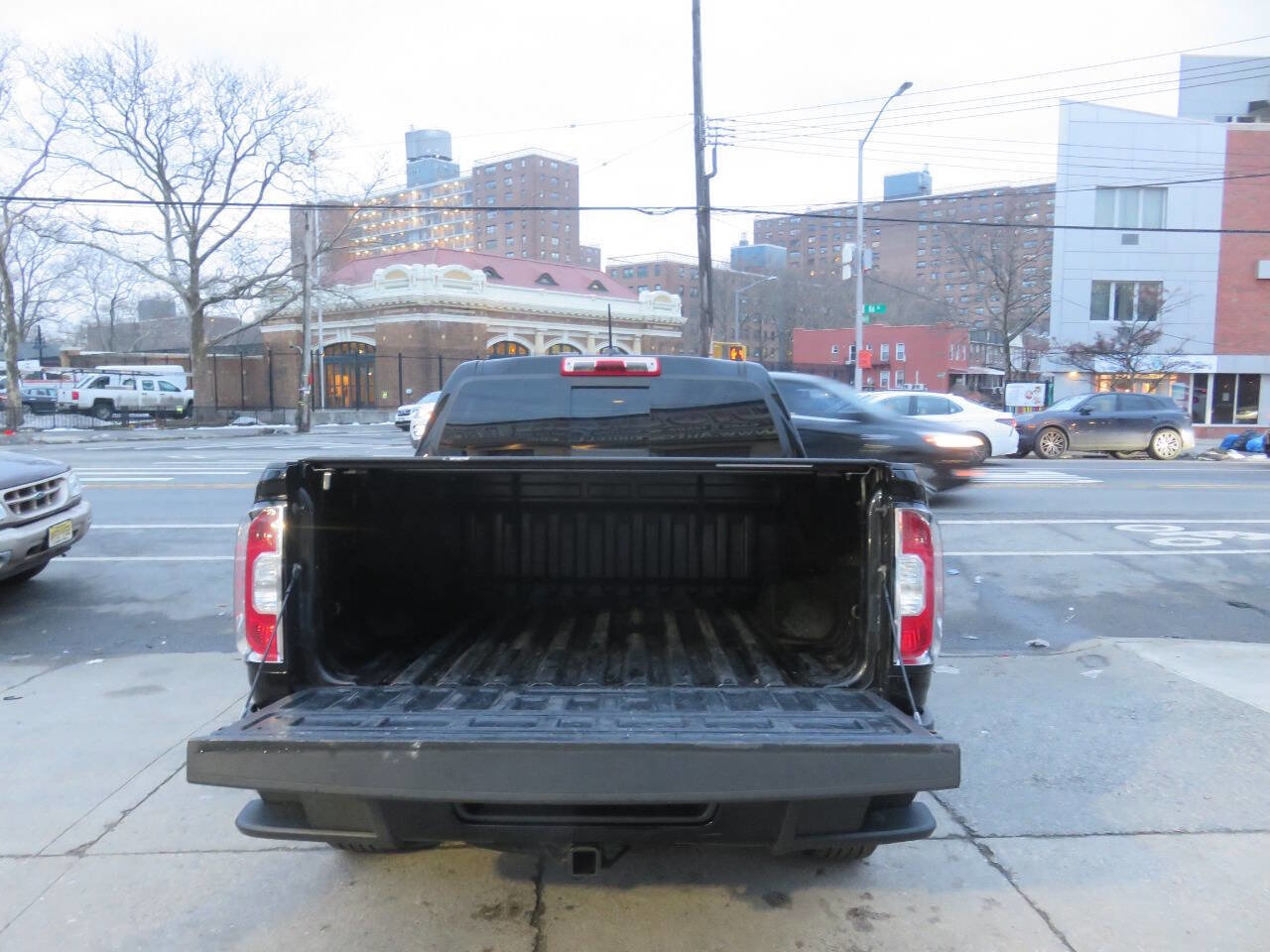 Used 2016 GMC Canyon SLE w/ All Terrain Package AWD/4WD image 10