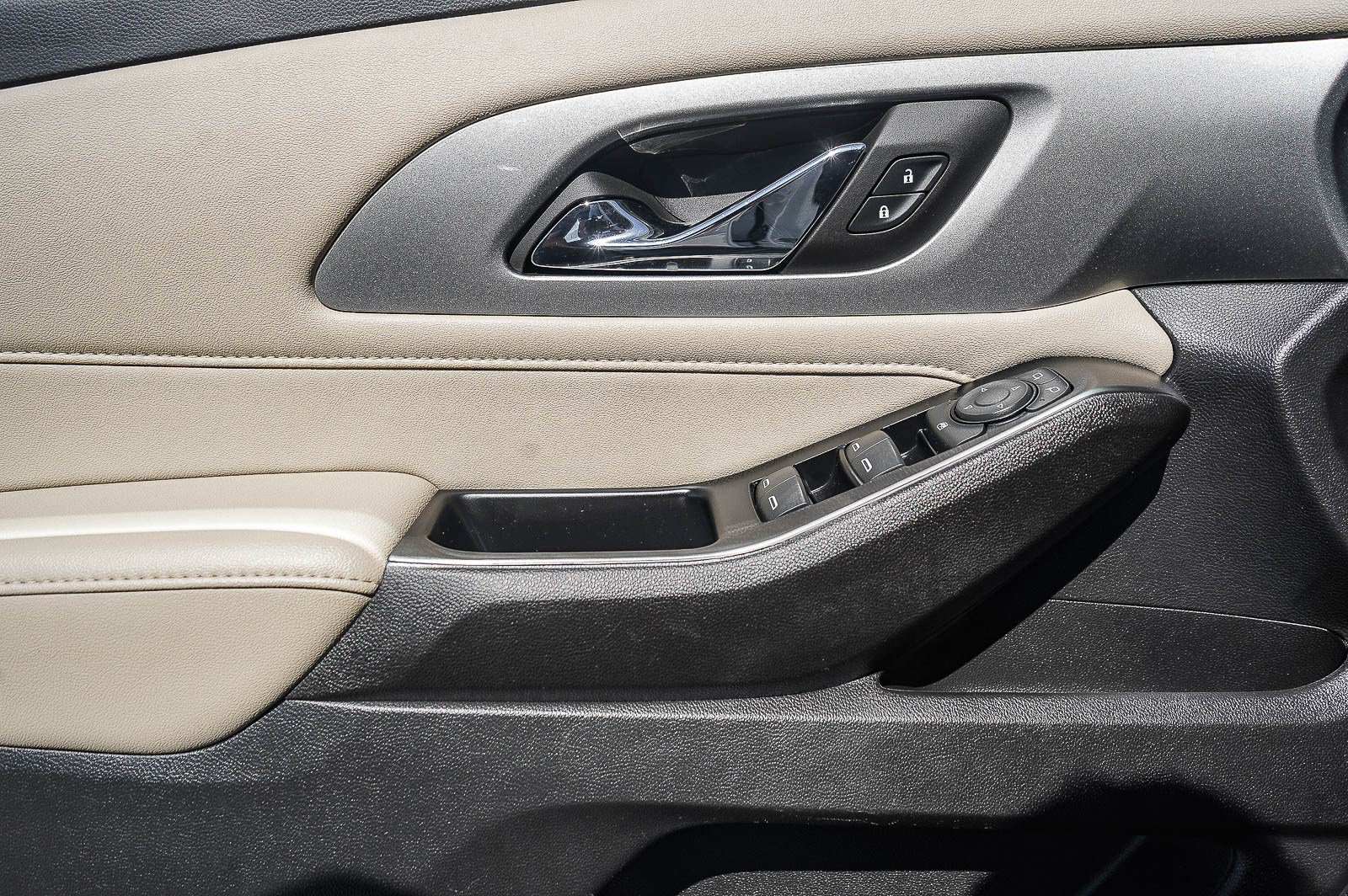 Used 2023 Chevrolet Traverse LS FWD image 21