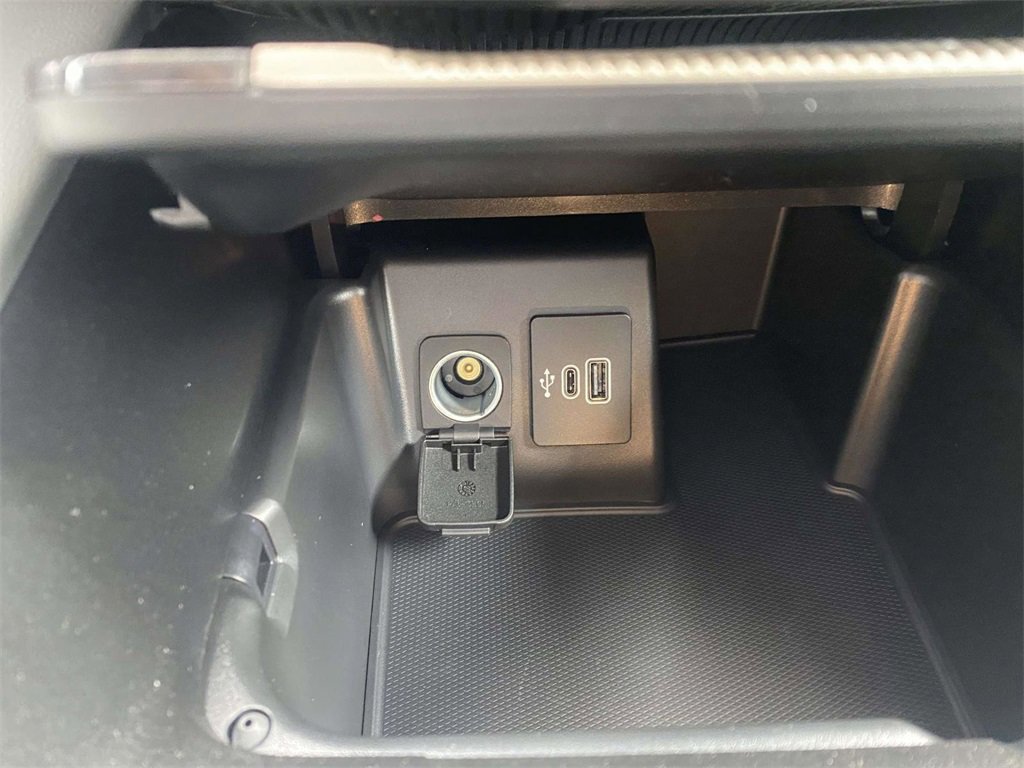 New 2025 Ford Explorer Active image 26