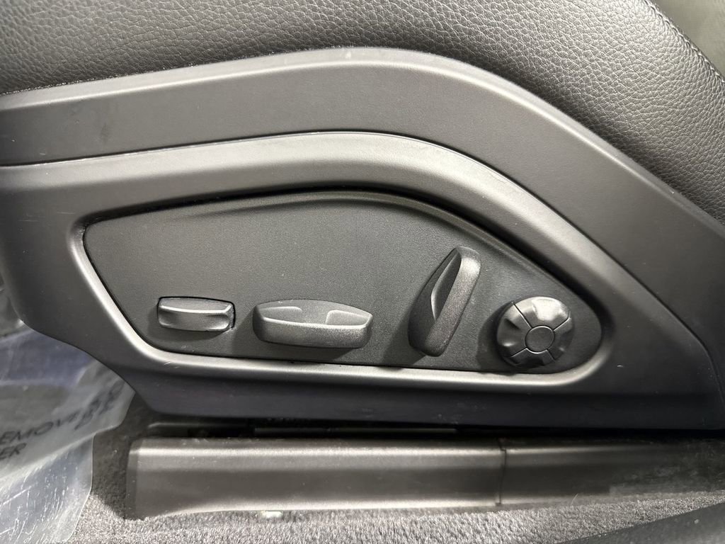 Certified 2023 Porsche Panamera 4 image 40