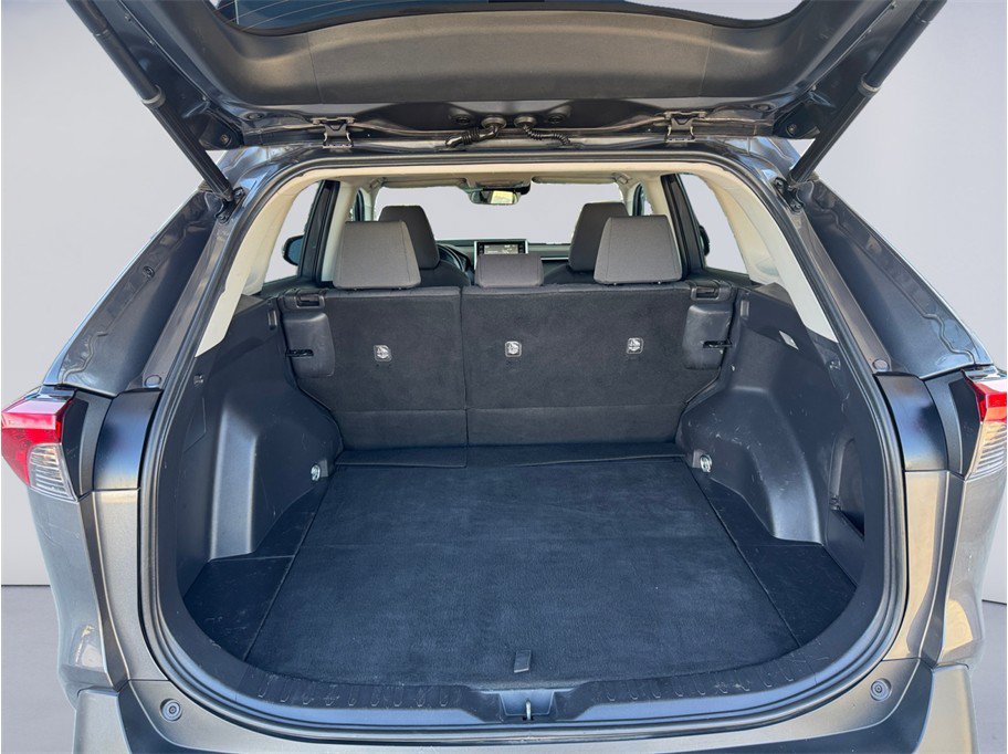 Used 2019 Toyota RAV4 XLE AWD/4WD image 26