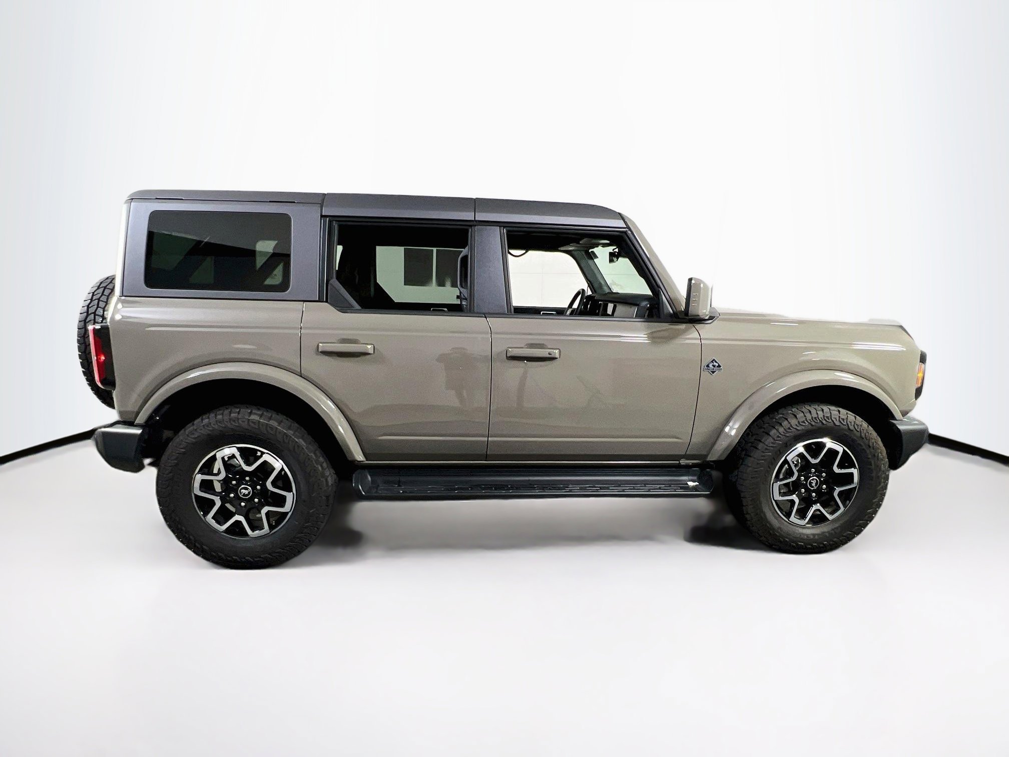 Used 2025 Ford Bronco Outer Banks AWD/4WD image 4