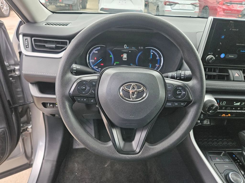 Used 2025 Toyota RAV4 XLE image 18