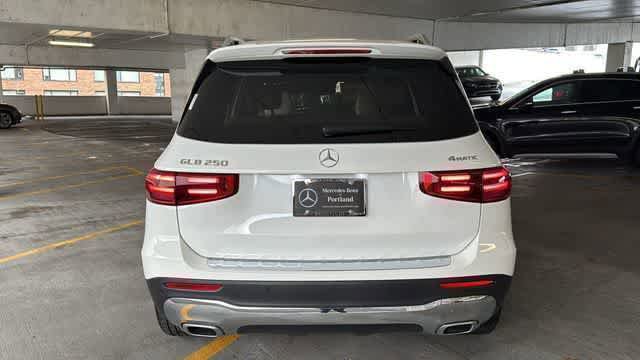 Used 2026 Mercedes-Benz GLB 250 4MATIC image 7