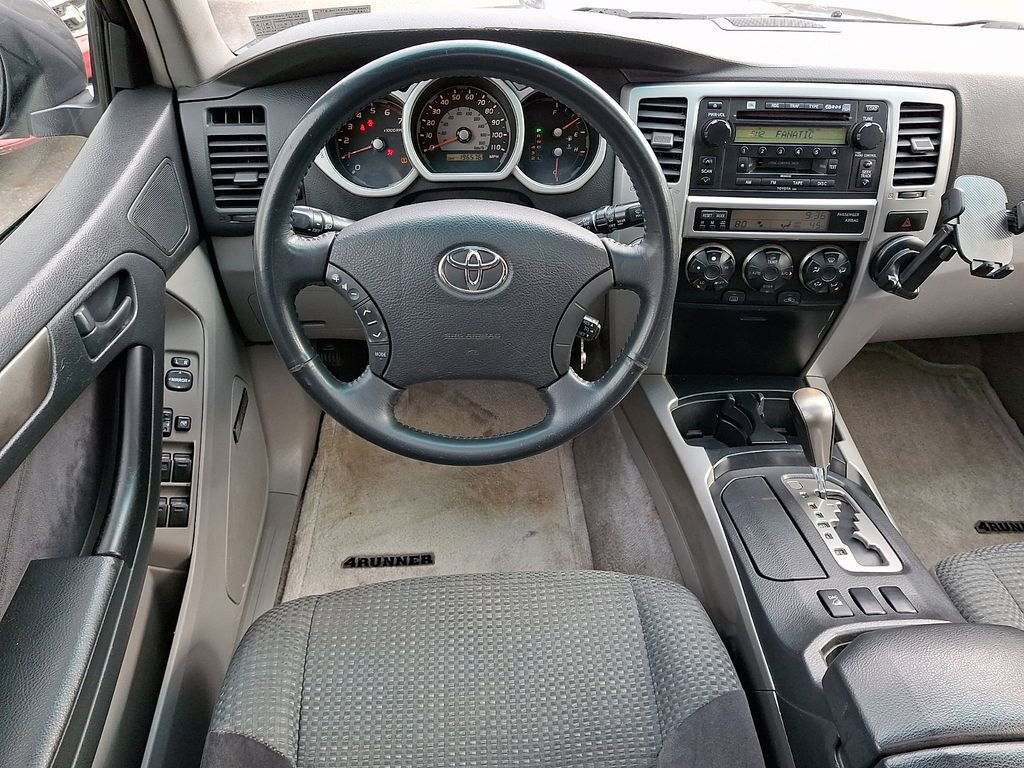 Used 2005 Toyota 4Runner Limited image 11
